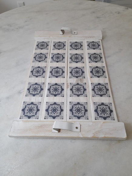 Bandeja de Madeira Rústica Decorada com Imagem de Azulejo - Imagem 2