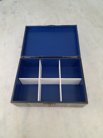 Caixa em mdf Azul e Branca Decorada com Latonagem Envelhecid - Imagem 4