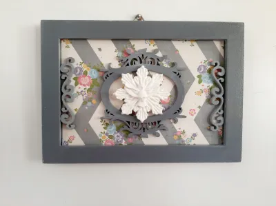 Placa em mdf com divino espirito santo pintado de cinza