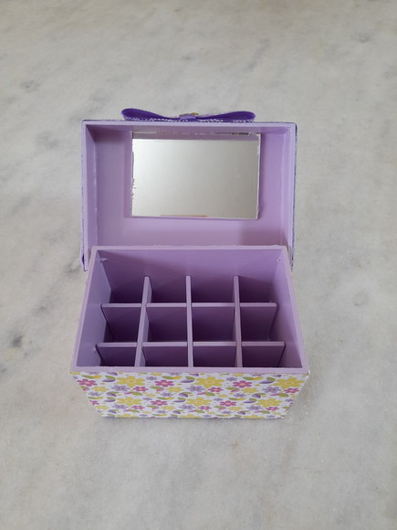 Caixa em mdf para batom lilás com detalhe florido - Imagem 4
