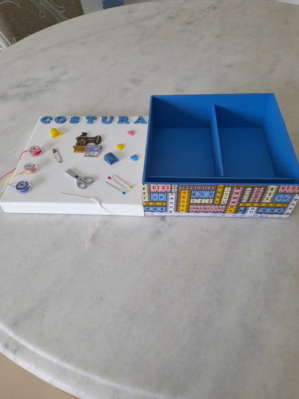 Caixa em mdf para Costura Azul e Branca Decorada c Divisória - Imagem 4