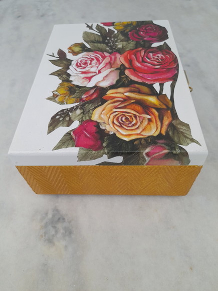 Caixa em mdf para joia/biju branca e dourada decoração flora 6 divisórias - Imagem 2
