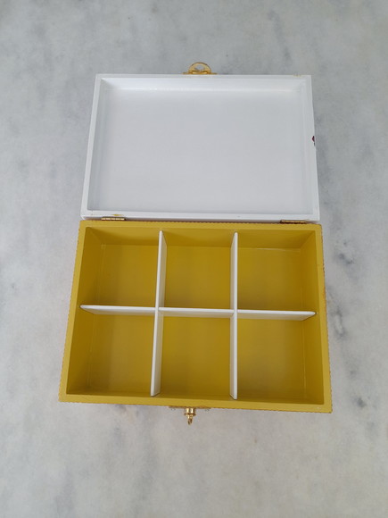 Caixa em mdf para joia/biju branca e dourada decoração flora 6 divisórias - Imagem 4