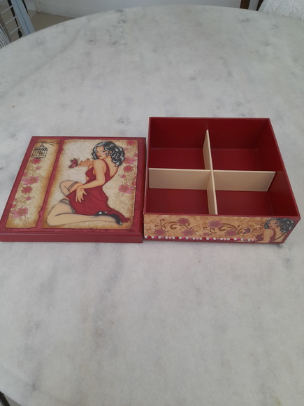 Caixa em mdf para Joia/biju Cor Vinho Decorada com Dama - Imagem 4