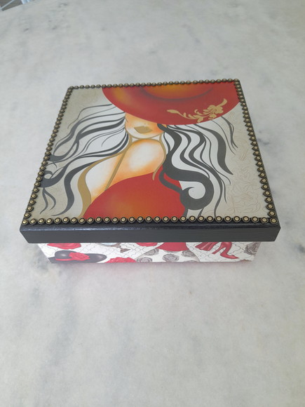 Caixa em mdf para Joia/biju Decorada com Dama