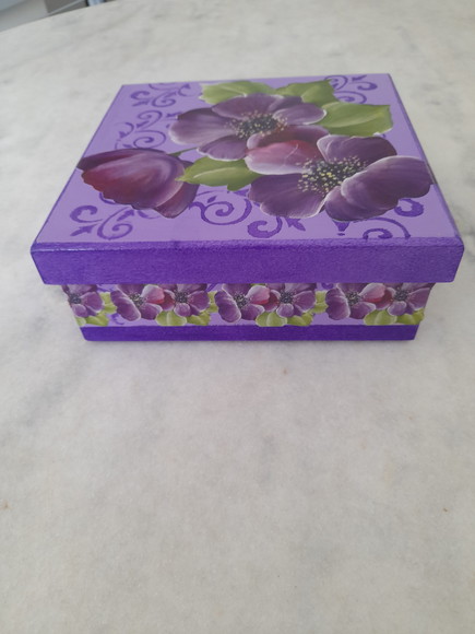 Caixa em mdf para joia/biju lilás e roxa decoração floral com duas divisórias - Imagem 2