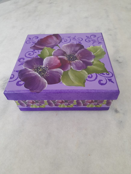Caixa em mdf para joia/biju lilás e roxa decoração floral com duas divisórias