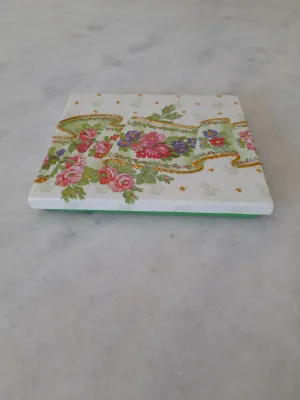 Caixa em mdf para joia/biju pequena motivo floral verde e branca