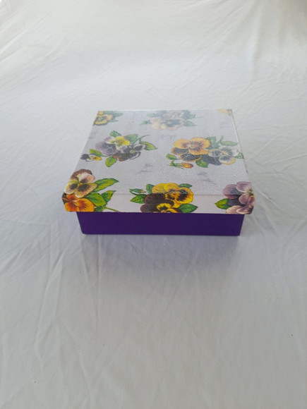 Caixa em mdf para Joia/bijuteria Lilás e Roxa Detalhe Floral - Imagem 2