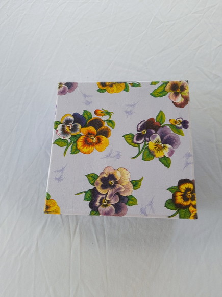 Caixa em mdf para Joia/bijuteria Lilás e Roxa Detalhe Floral - Imagem 3