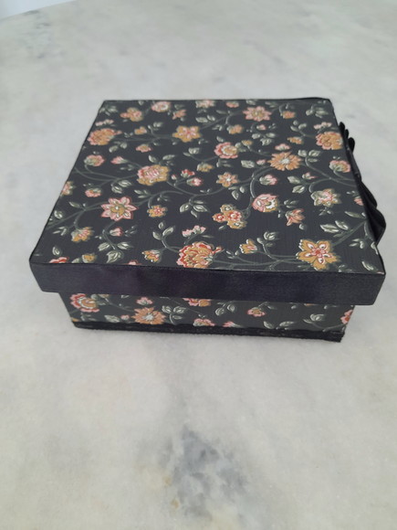 Caixa em mdf para Joia/bijuteria Preta Estampado c/ 2 Div - Imagem 2