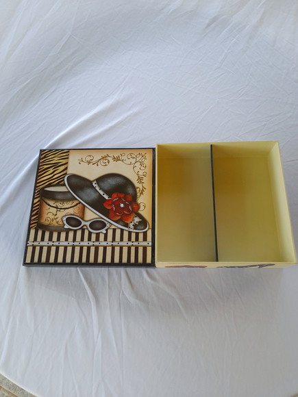 Caixa em mdf para Joias / Bijuteria com Chapéu e Óculos - Imagem 5