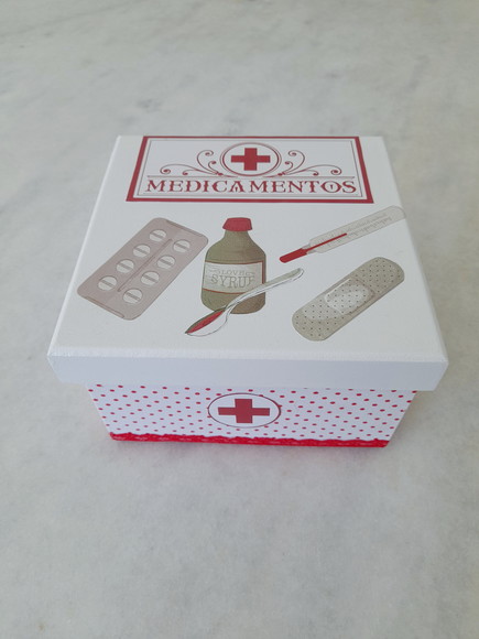 Caixa em mdf para Medicamento Branca e Vermelha Decorada