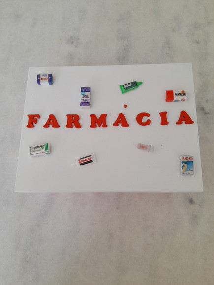 Caixa em mdf para Remédio Branca e Vermelha com 2 Divisórias - Imagem 3