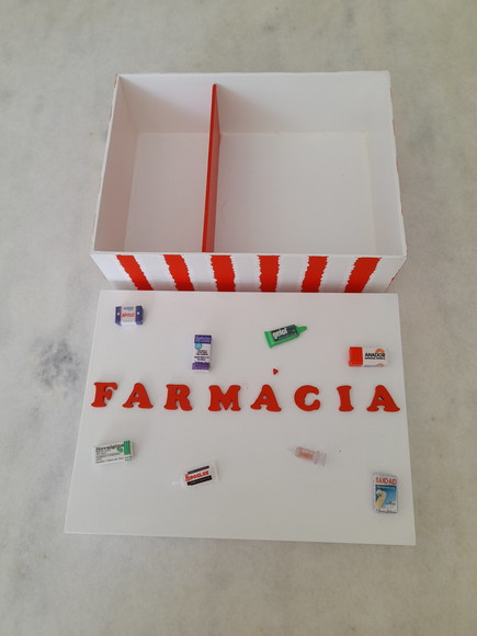 Caixa em mdf para Remédio Branca e Vermelha com 2 Divisórias - Imagem 4