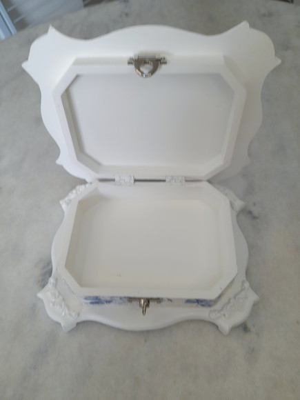 Caixa em mdf Pintada de Branco com Floral Azul - Imagem 5
