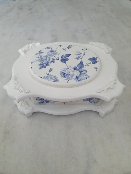 Caixa em mdf Pintada de Branco com Floral Azul
