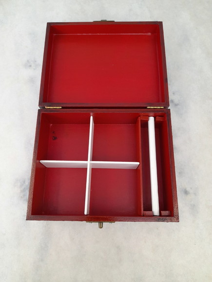 Caixa em mdf Vermelha Decorada com Latonagem - Imagem 4