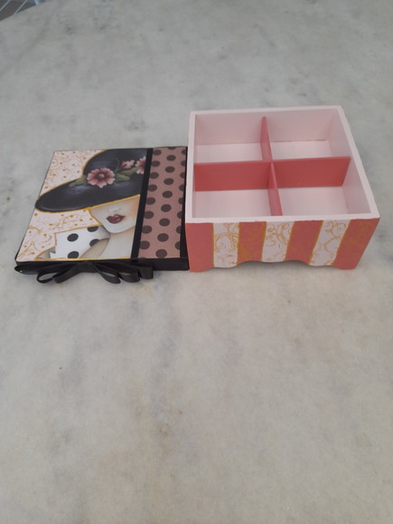 Caixa para Joia/biju em mdf Rosa e Branca com Dama - Imagem 4