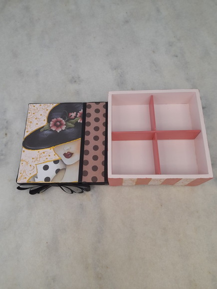 Caixa para Joia/biju em mdf Rosa e Branca com Dama - Imagem 5
