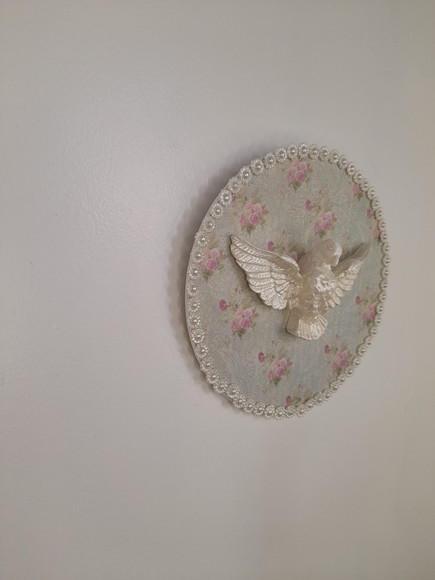 Divino em Placa de mdf Redondo com Fundo Floral - Imagem 4