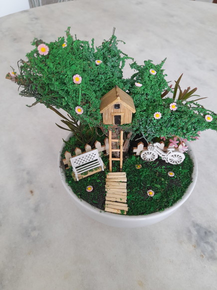 Mini Jardim em Vaso de Louça Branco Decorados com Miniaturas