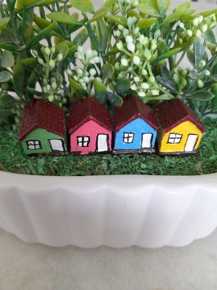 Mini Jardim Num Vaso de Louça Branca Decorado com Miniaturas - Imagem 5