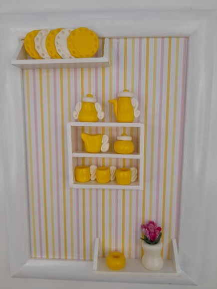 Placa Cenário Cozinha Branco e Amarelo - Imagem 3