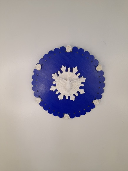Placa de mdf Azul Royal Decorada com Divino e Mini Rosas