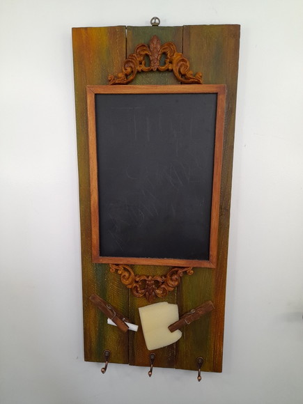 Placa Decorativa de Madeira Envelhecida com Quadro Lousa - Imagem 2