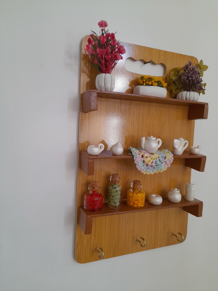 Porta Chave de Formica Decorado com Miniaturas - Imagem 3