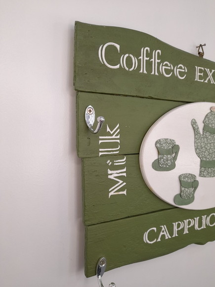 Porta Chave de Madeira Canto do Café Verde Decorado - Imagem 3