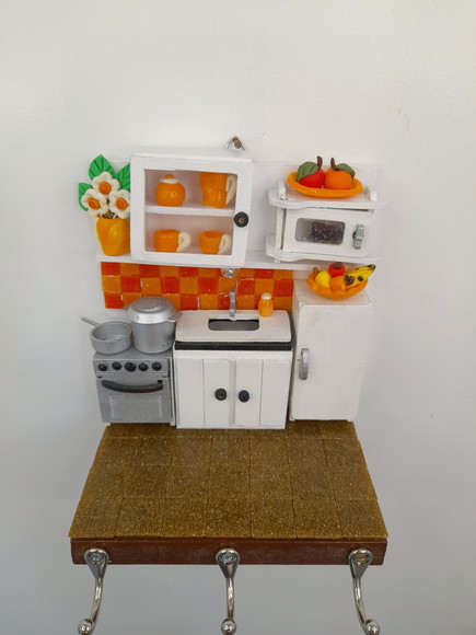 Porta Chave em Madeira Mini Cozinha com Miniaturas - Imagem 4