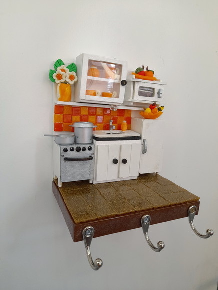 Porta Chave em Madeira Mini Cozinha com Miniaturas - Imagem 5