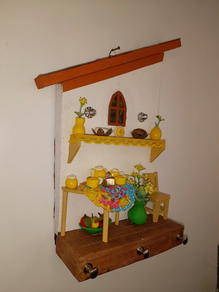 Porta Chave em mdf Decorado com Miniaturas de Cozinha - Imagem 3