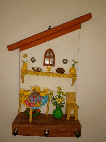 Porta Chave em mdf Decorado com Miniaturas de Cozinha - Imagem 2