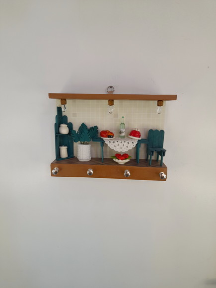 Porta Chave em mdf e Madeira Decorado com Miniaturas