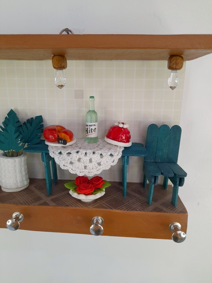 Porta Chave em mdf e Madeira Decorado com Miniaturas - Imagem 5