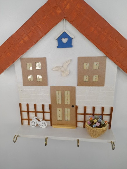 Porta chave em mdf e madeira imagem de frente de casa decorado - Imagem 2
