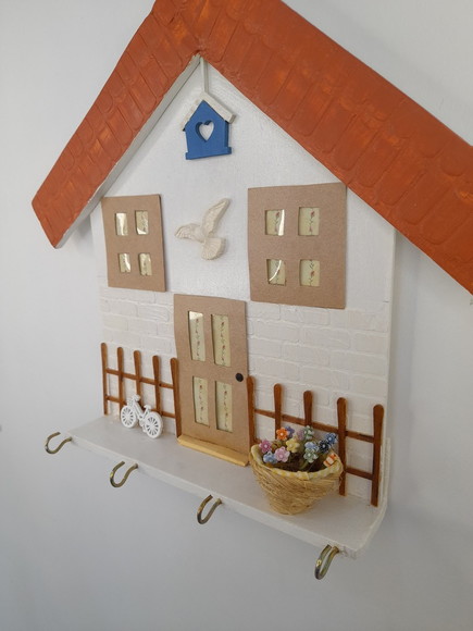 Porta chave em mdf e madeira imagem de frente de casa decorado - Imagem 4