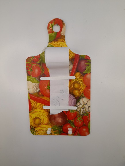 Porta chave em mdf formato de tábua colorida com bloco de lembrete