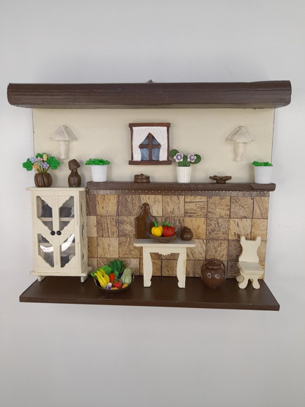 Porta chave nas cores marrom e mineral decorado com miniatura - Imagem 2