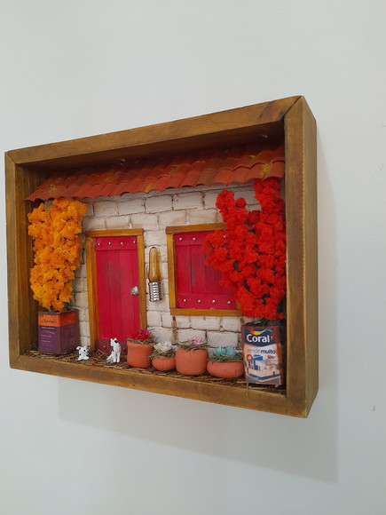 Quadro em Madeira Imitação Frente de Casa Branco e Vermeljo - Imagem 2