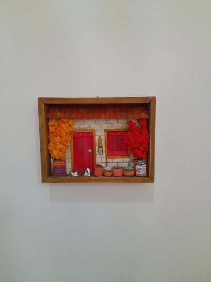 Quadro em Madeira Imitação Frente de Casa Branco e Vermeljo - Imagem 3