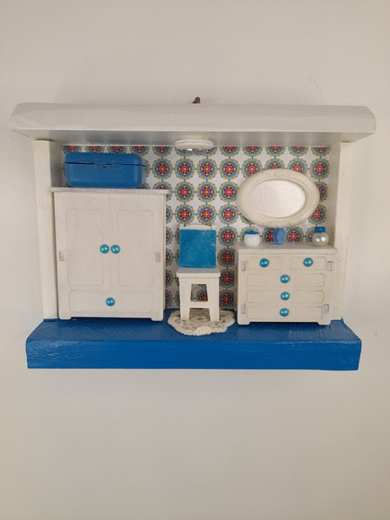 Quadro em mdf Azul e Branco Decorado com Miniatura
