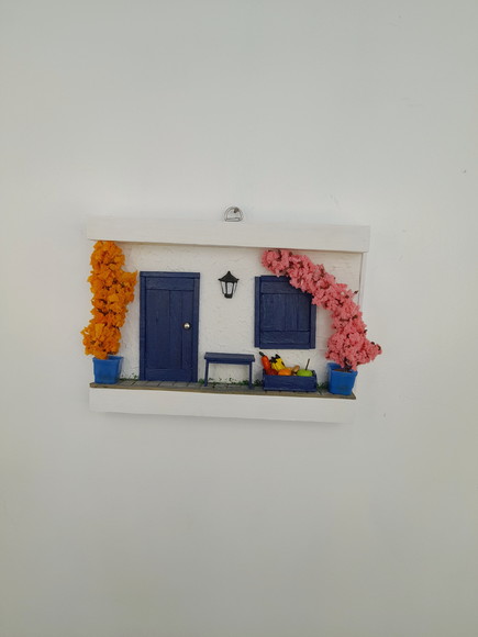 Quadro em mdf Branco Decorado com Miniatura - Imagem 2