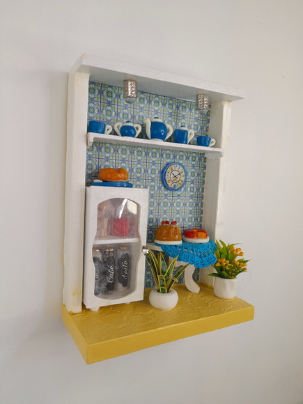 Quadro em mdf Branco e Azul Decorado com Miniatura - Imagem 4