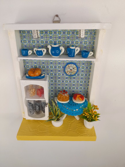 Quadro em mdf Branco e Azul Decorado com Miniatura - Imagem 5