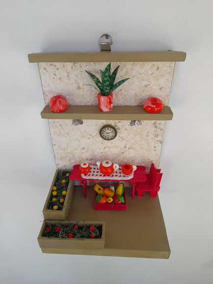 Quadro em mdf e Madeira Decorado com Miniaturas - Imagem 3