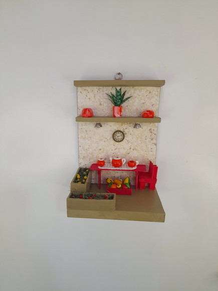 Quadro em mdf e Madeira Decorado com Miniaturas